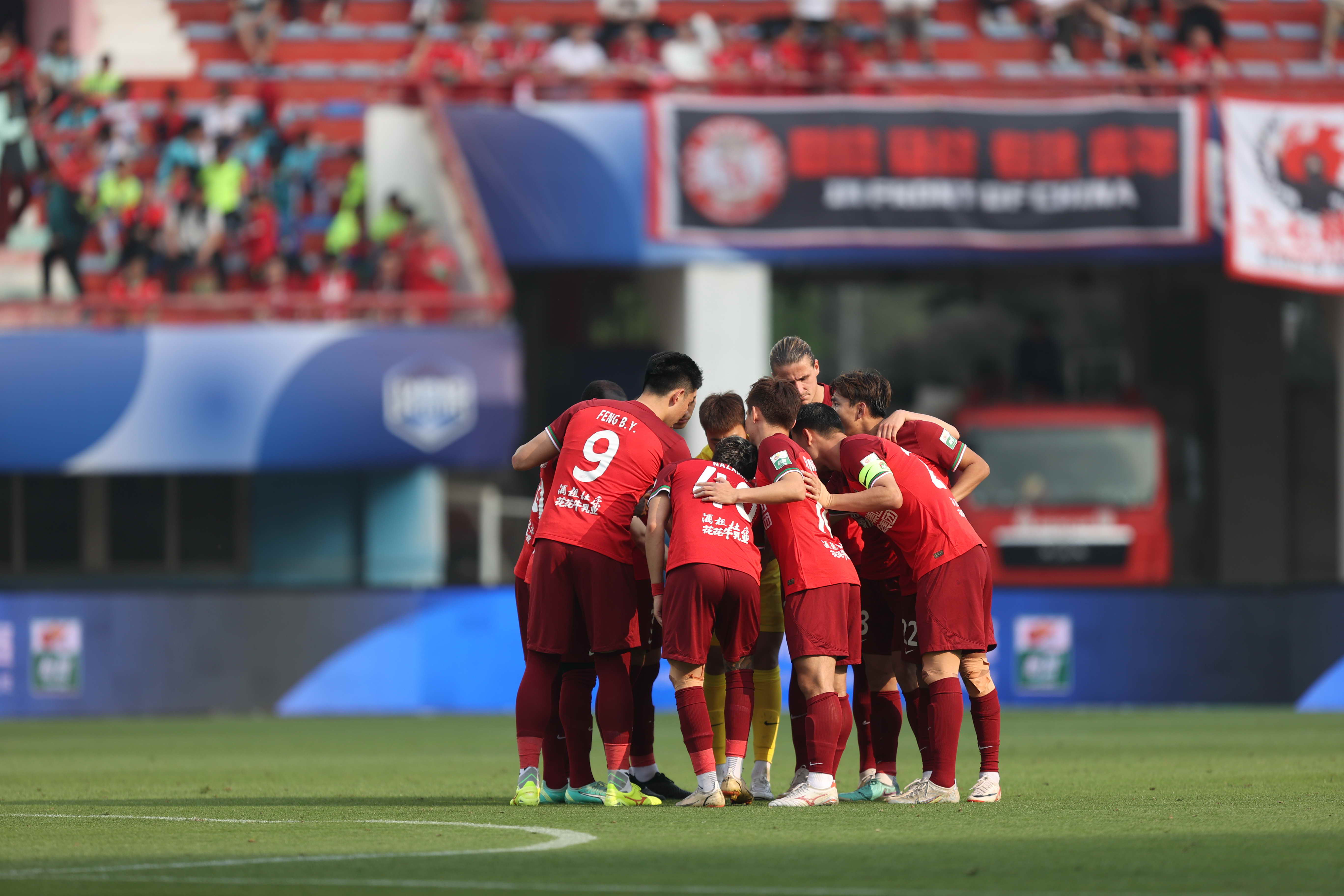 开云体育APP下载-包含强强相遇，足球赛事精彩纷呈的词条